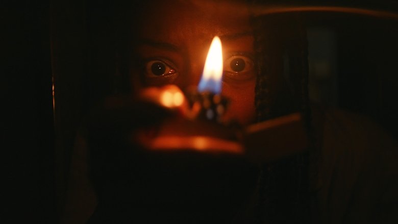 кадр из фильма Женщина во дворе