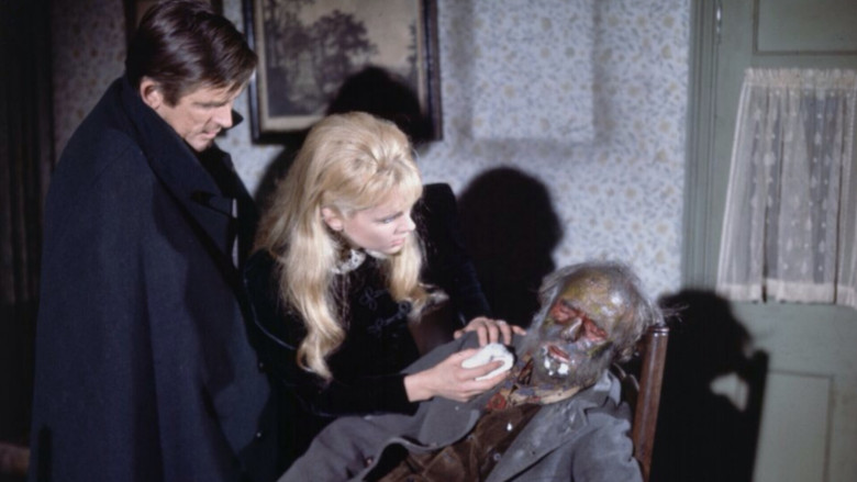 кадр из фильма The Reptile