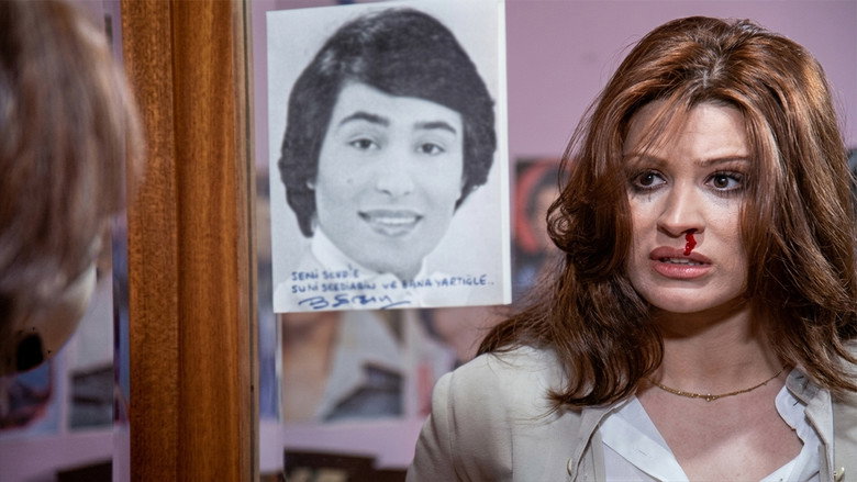 кадр из фильма İşte Bizim Hikayemiz