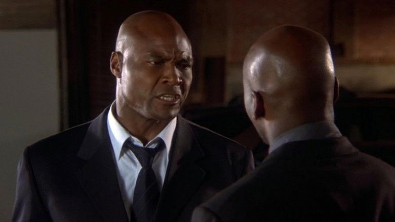 кадр из фильма Любовь и пули