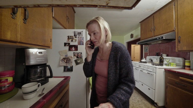 кадр из фильма M.O.M. Mothers of Monsters