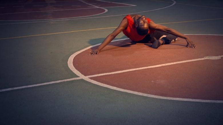 кадр из фильма Basquete das excluídas