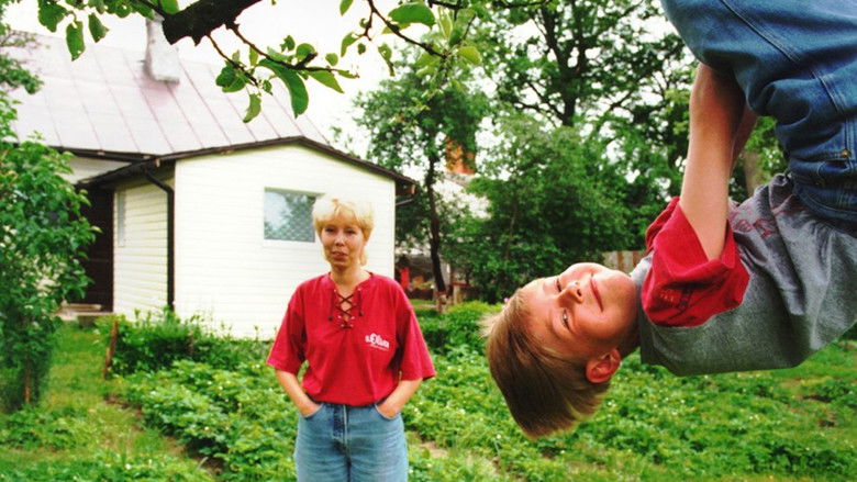 кадр из фильма Jaunie laiki Šķērsielā