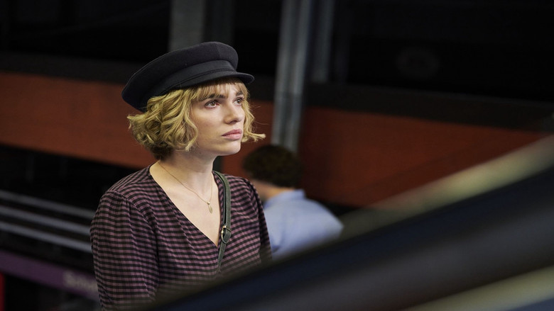 кадр из фильма Первый снег лета