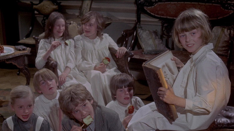 кадр из фильма Кто прикончил тетушку Ру?