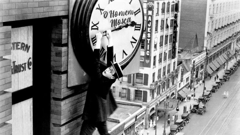 кадр из фильма Наконец в безопасности!