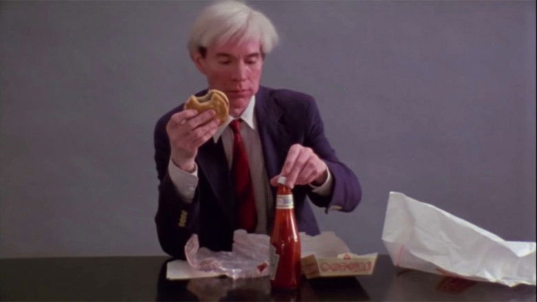 кадр из фильма Andy Warhol Eating a Hamburger