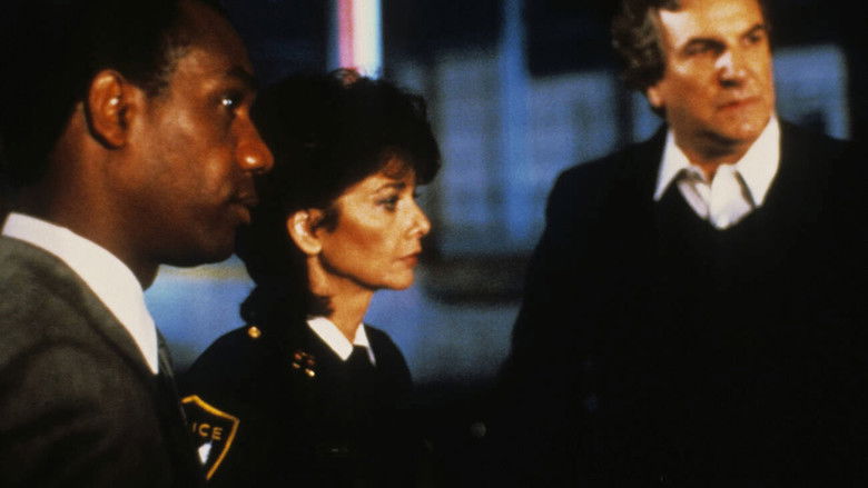 кадр из фильма Одна в неоновых джунглях