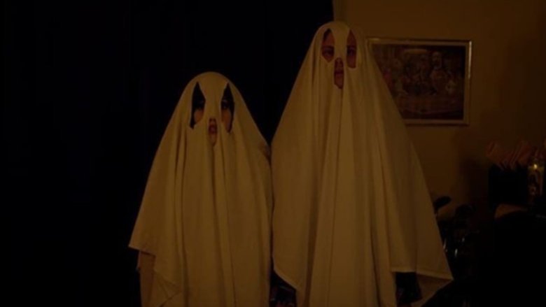 кадр из фильма Пригородная готика