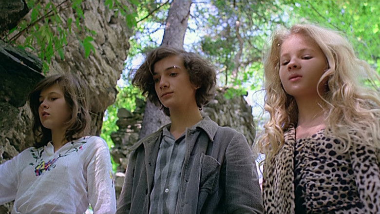 кадр из фильма Распутное детство