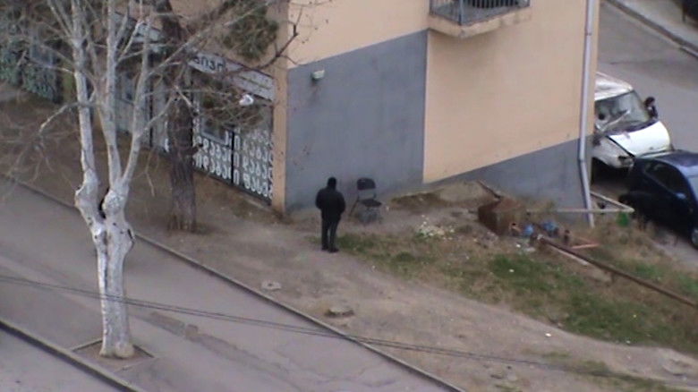 кадр из фильма На чём сидят в Тбилиси