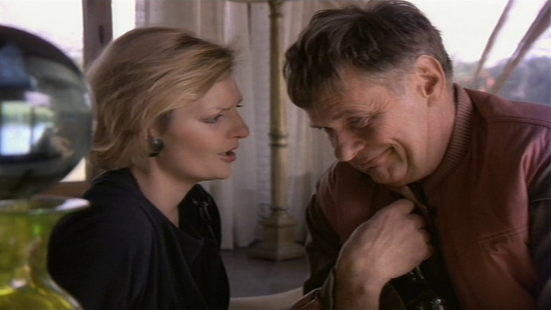 кадр из фильма Грязные игры в Касабланке