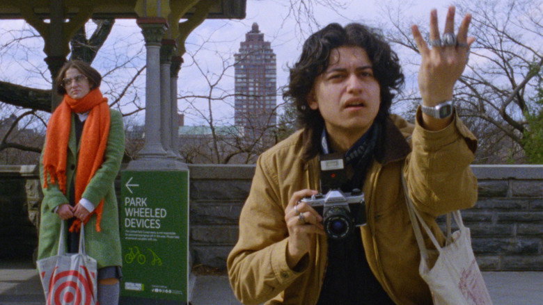 кадр из фильма DeadLeaF