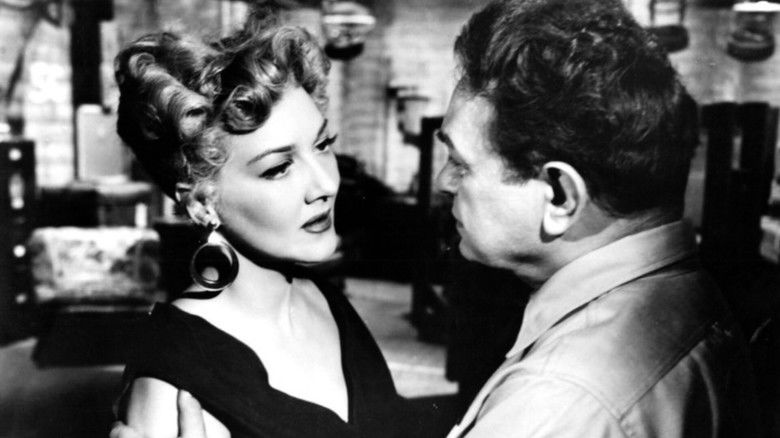 кадр из фильма Чёрный вторник