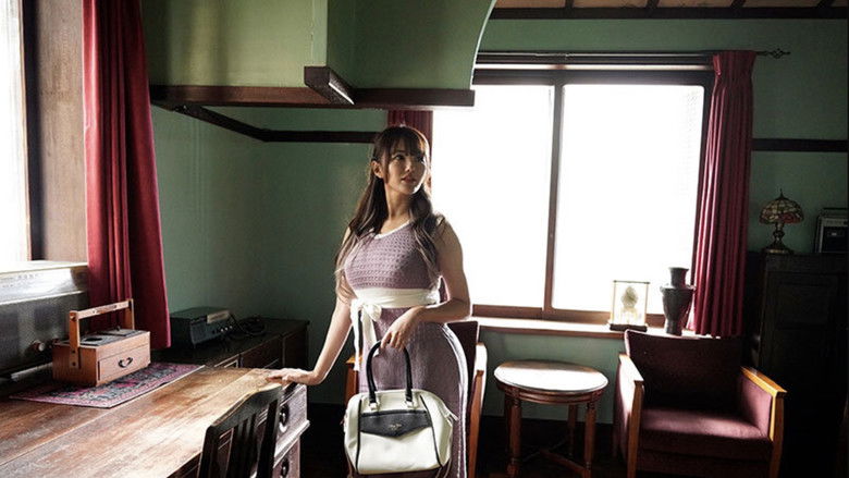 кадр из фильма MEYD-891 空き家に住み着いた絶倫男との,ベロキスSEXに,ドハマりする人妻。天海つばさ