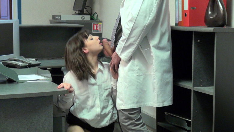 кадр из фильма Mon Gynécologue est un Pervers