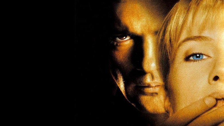 кадр из фильма Незнакомец