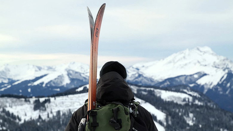 кадр из фильма Отдаленный склон