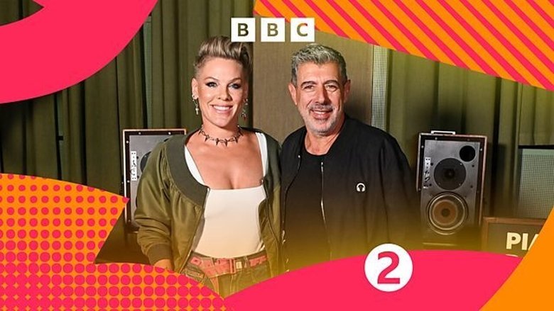 кадр из фильма P!NK: Live in the Piano Room