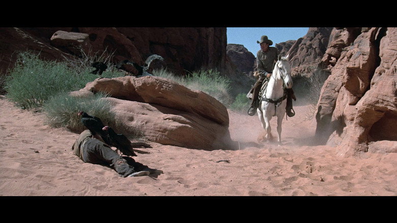 кадр из фильма Прикуси пулю