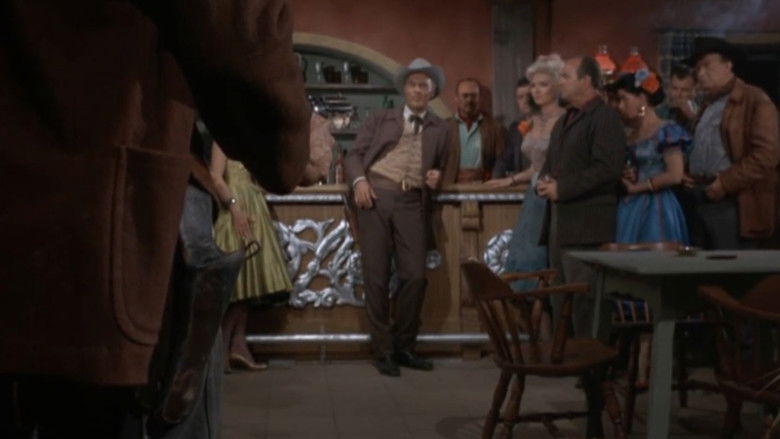 кадр из фильма The Gun Hawk