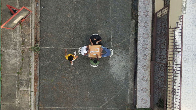 кадр из фильма The Charm