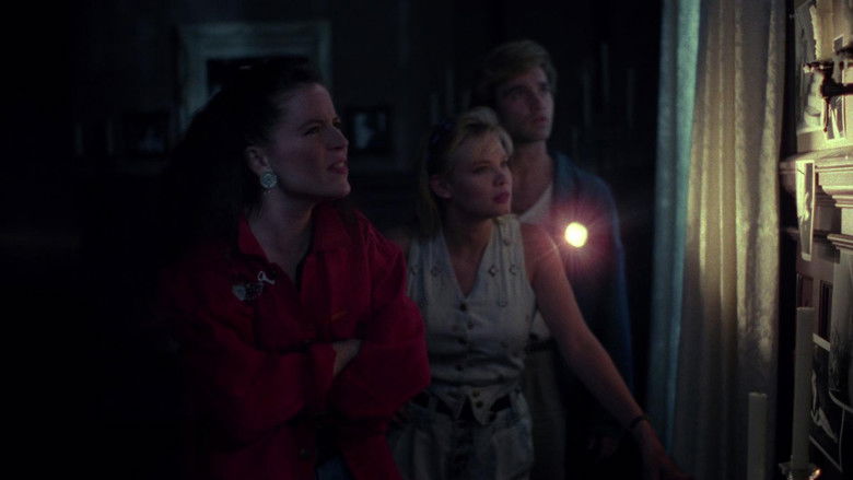 кадр из фильма Смертоносное поместье