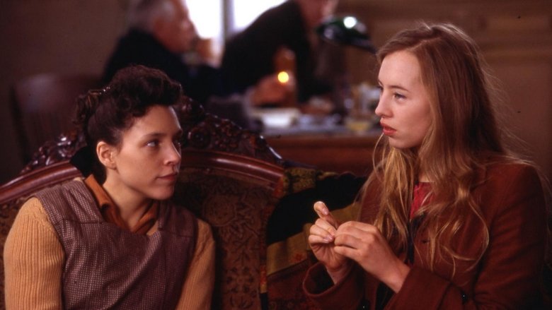 кадр из фильма Дом возле канала