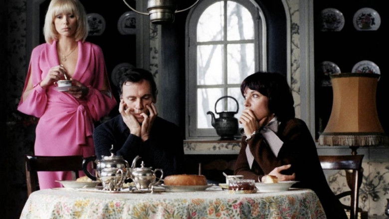 кадр из фильма L'Ordinateur des pompes funèbres