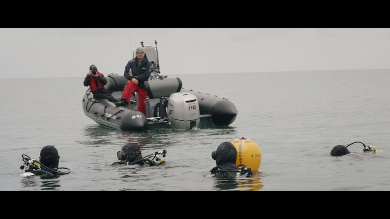кадр из фильма Frog Fathers: Lessons from the Normandy Surf