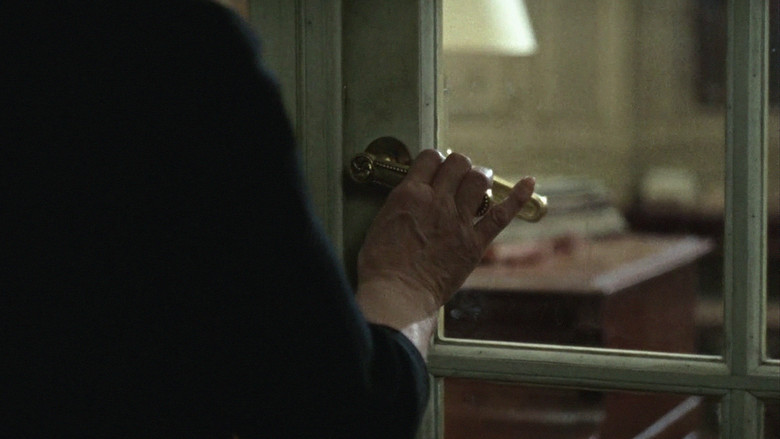 кадр из фильма Кроткая