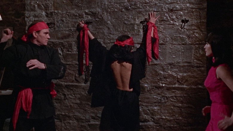 кадр из фильма Лицо Фу Манчу