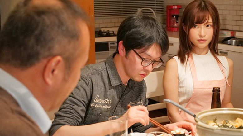 кадр из фильма SSNI-482 夫のすぐ傍で義父に犯される若妻。 天使もえ