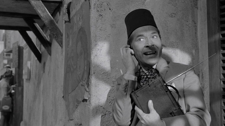 кадр из фильма Так держать, шпионы!