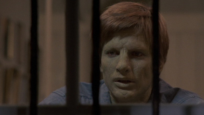 кадр из фильма Ссссссс