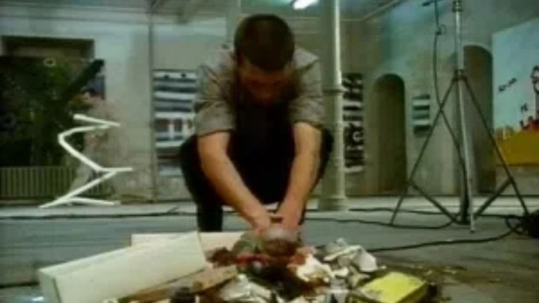 кадр из фильма ქალაქის ცხოვრება