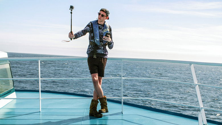 кадр из фильма Les terres lointaines