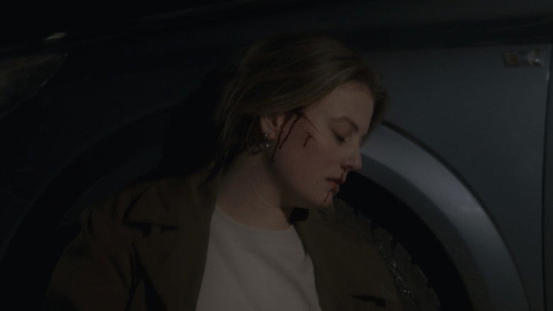 кадр из фильма Look Twice