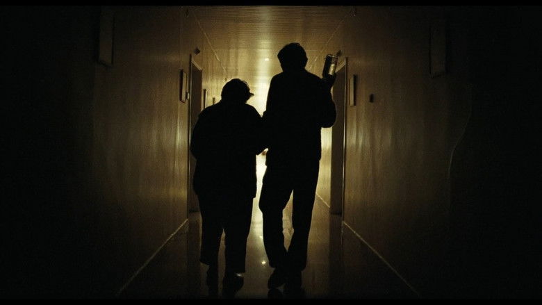 кадр из фильма Отчуждение