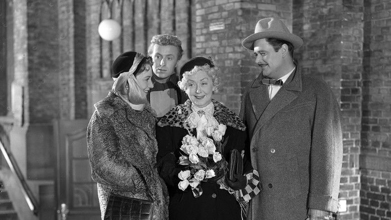 кадр из фильма Tante Tut fra Paris