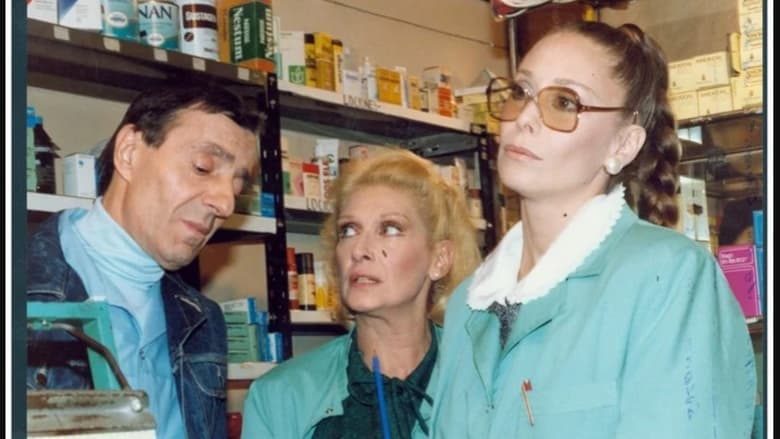 кадр из фильма Enfermero de día, camarero de noche