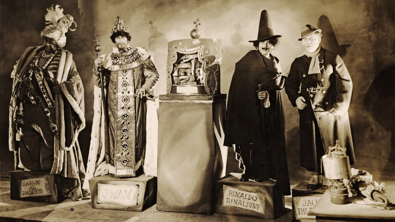 кадр из фильма Восковые фигуры