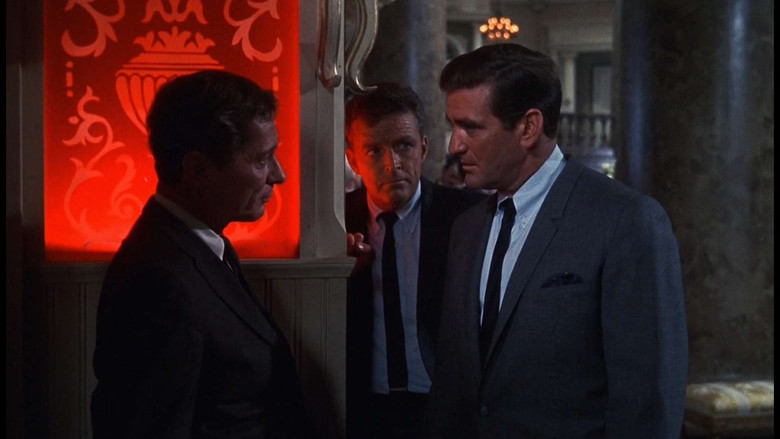 кадр из фильма Отель