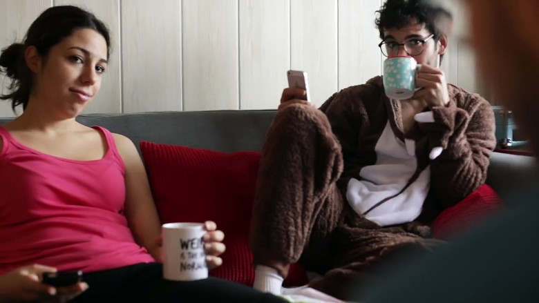 кадр из фильма El poliamor explicado para madres y abuelas