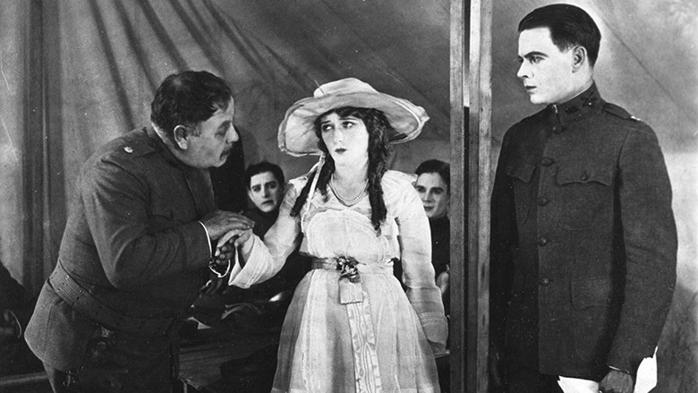 кадр из фильма Johanna Enlists