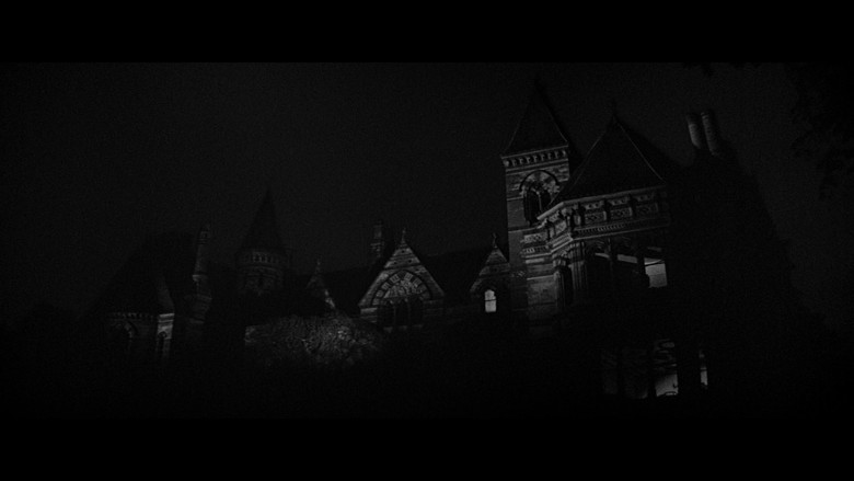 кадр из фильма Логово Дьявола