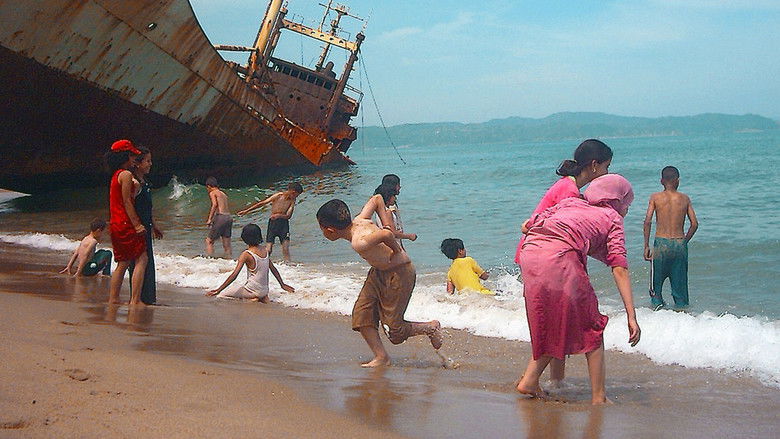 кадр из фильма La Chine Est Encore Loin