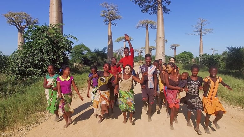 кадр из фильма Small Island Big Song – An Oceanic Songline