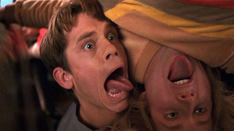 кадр из фильма Тупой и еще тупее тупого: Когда Гарри встретил Ллойда