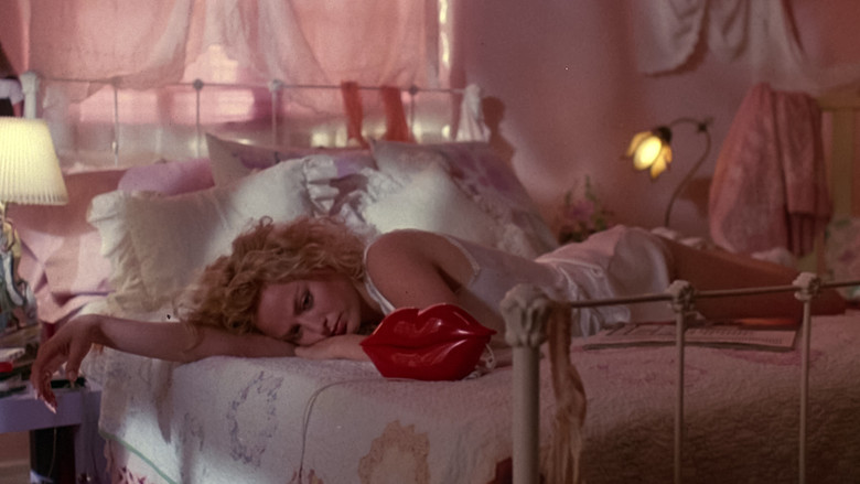 кадр из фильма Modern Girls